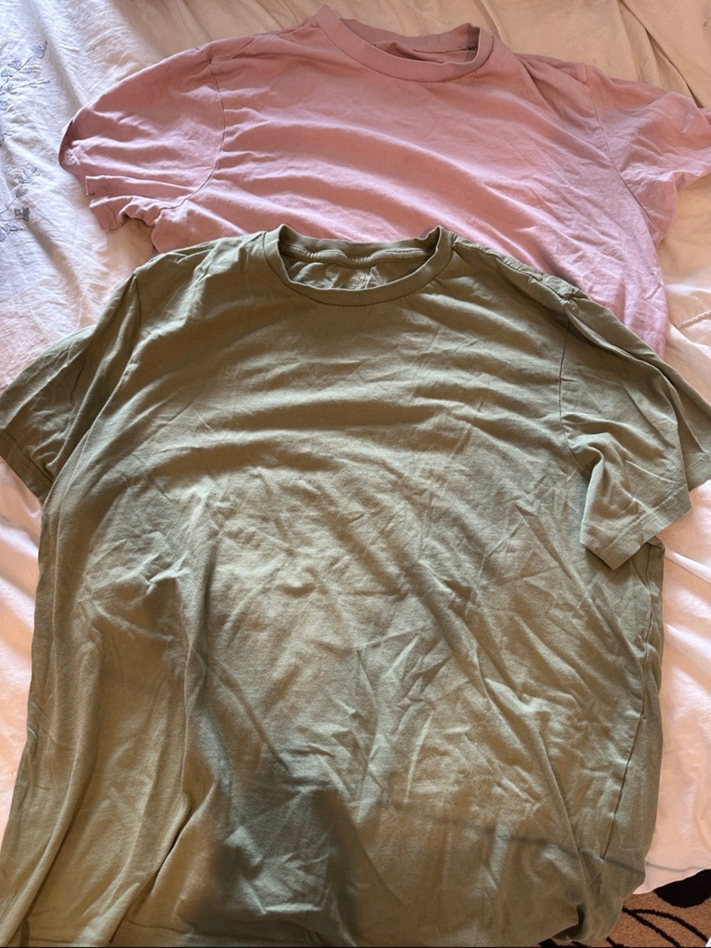 H&M Olive Green & Light Pink Short Sleeve Crewneck T-Shirts